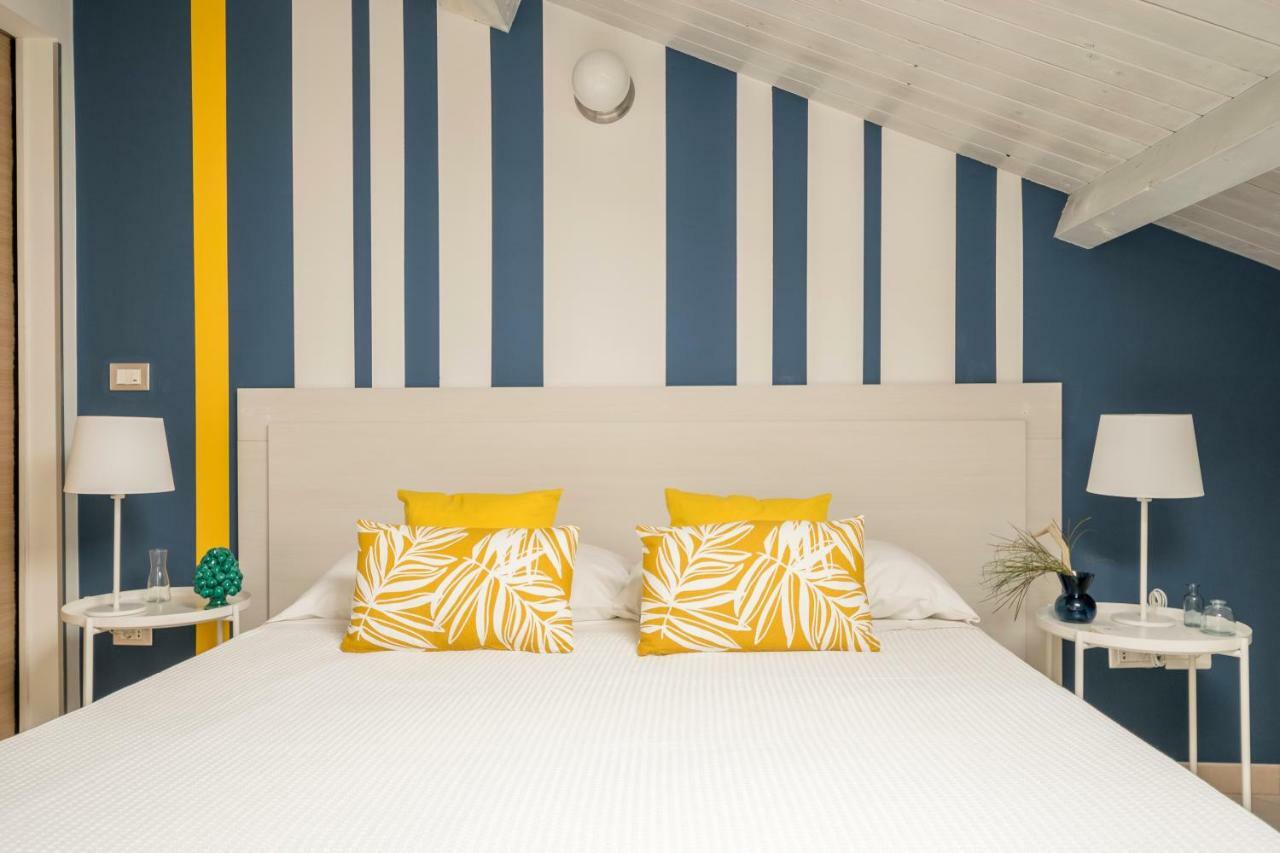 Civico 64 Bed & Breakfast In Mansarda Palmi Exterior photo