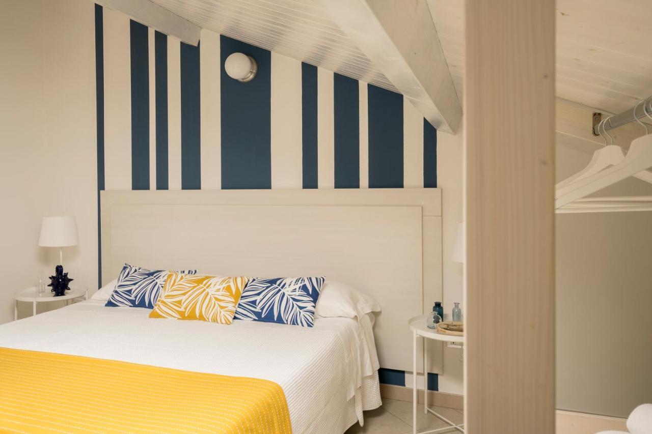 Civico 64 Bed & Breakfast In Mansarda Palmi Exterior photo