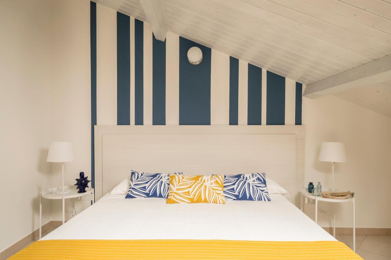 Civico 64 Bed & Breakfast In Mansarda Palmi Exterior photo