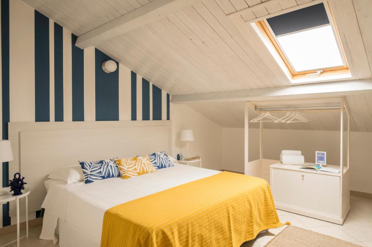 Civico 64 Bed & Breakfast In Mansarda Palmi Exterior photo